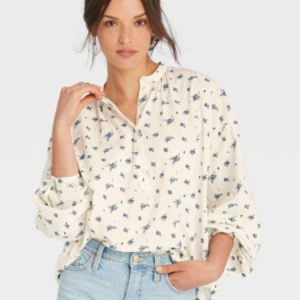 **NWT** Universal Thread Floral Balloon Sleeve Poet Top